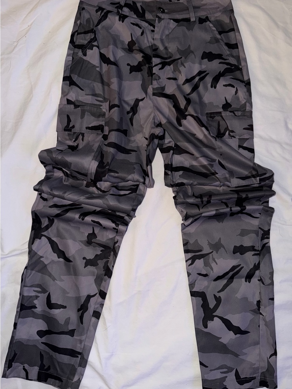 Women's Gray Camo Cargo Pants - Sleek Utility Style